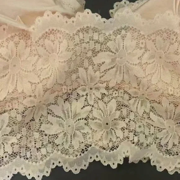 Nude lace scalloped bralette - Picture 3 of 7